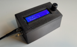 Links USB-aansluiting